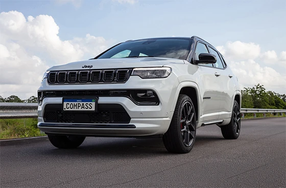 Compass Blackhawk Flex: 272 cv e tração 4x4 | Allma Jeep