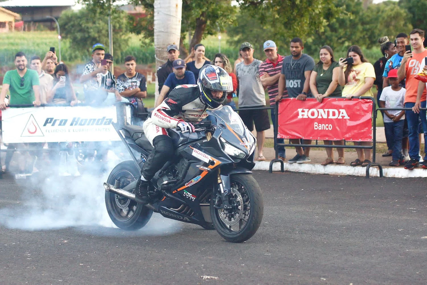 Blokton acelera junto com o show de manobras radicais Honda