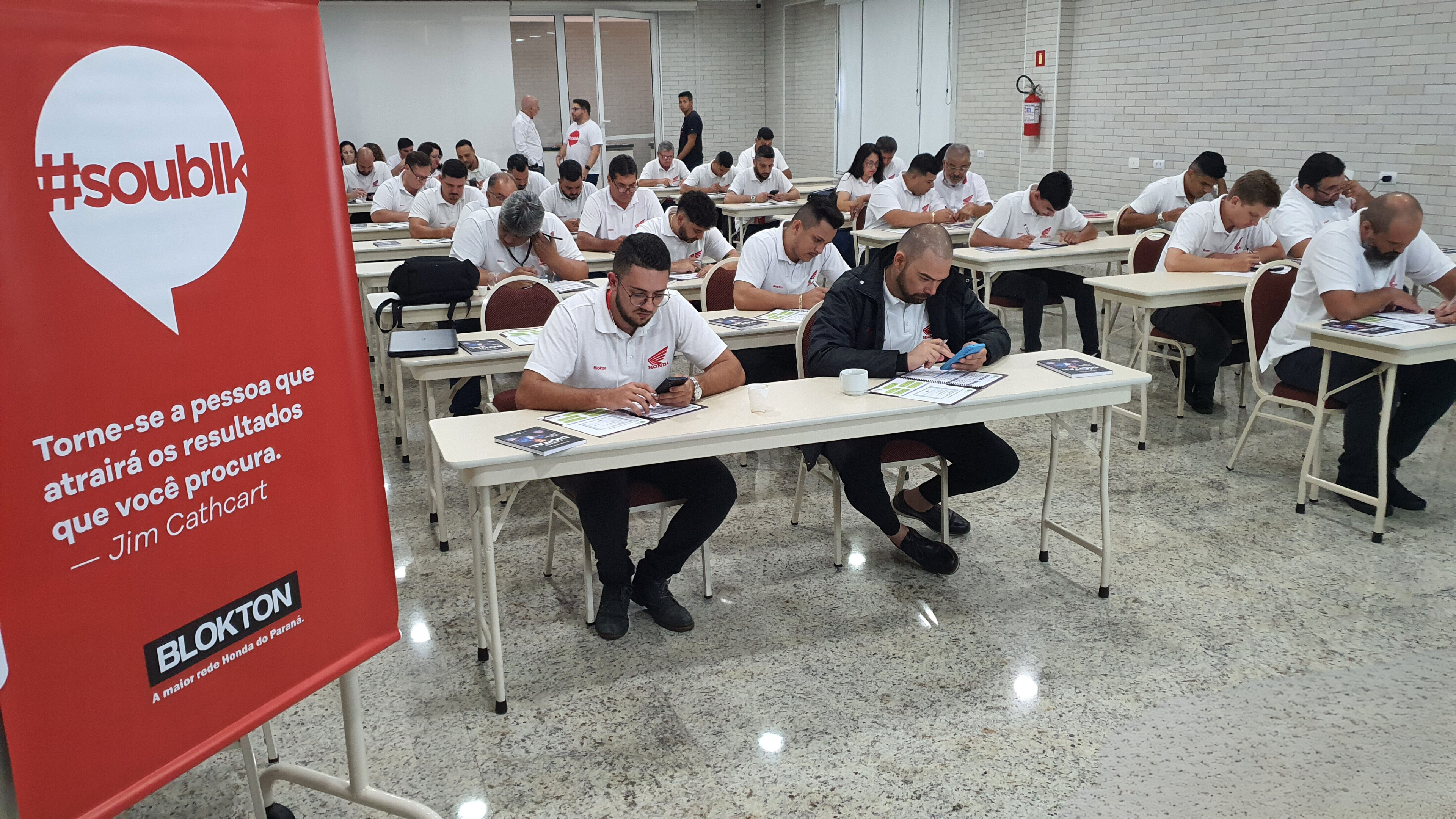 Treinamento em redes sociais auxlilia a vender mais