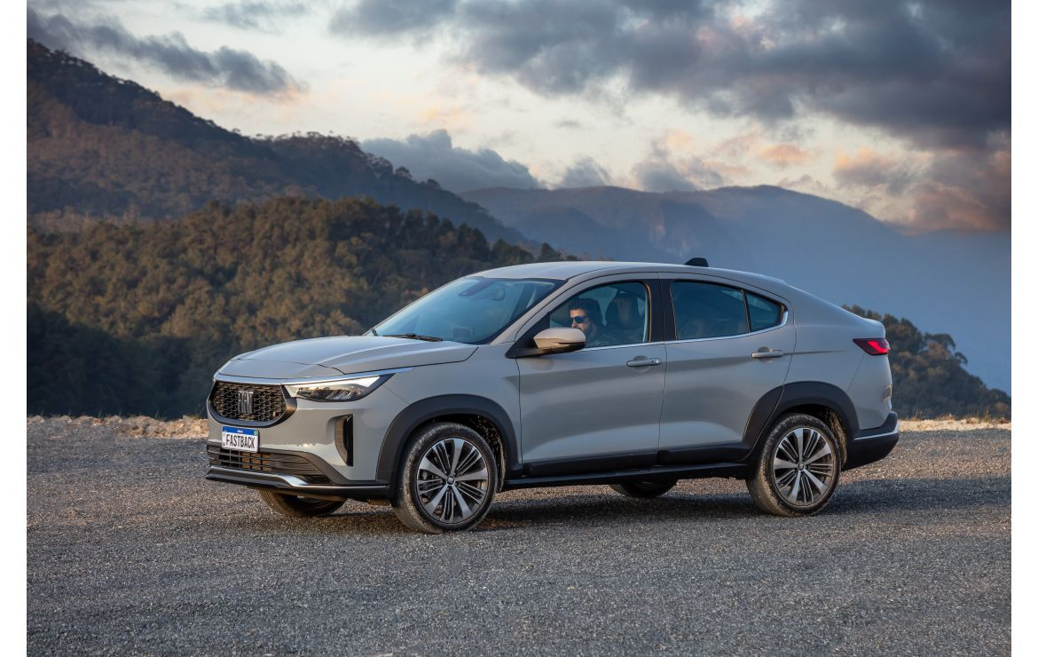 Fastback e Fiat são vencedores do Prêmio UOL Carros 2022