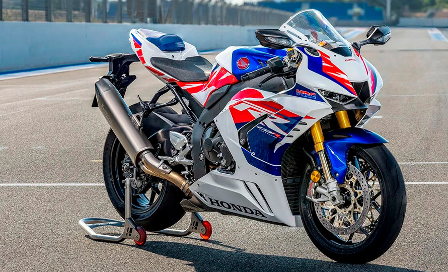 CBRmoto1.jpg?v=1737998240?v=1738004501?v=1738008320?v=1738008850?v=1738009881?v=1738010390?v=1738010662