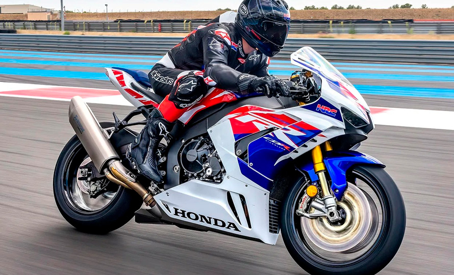 CBRmoto2.jpg?v=1737998240?v=1738004501?v=1738008320?v=1738008850?v=1738009881?v=1738010390?v=1738010662