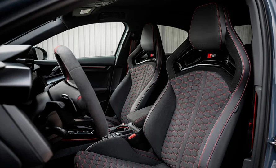 foto890_audi-rs3-destaques-conteudo%20%2817%29.webp.webp?v=1770651814?v=1771253844?v=1784550577