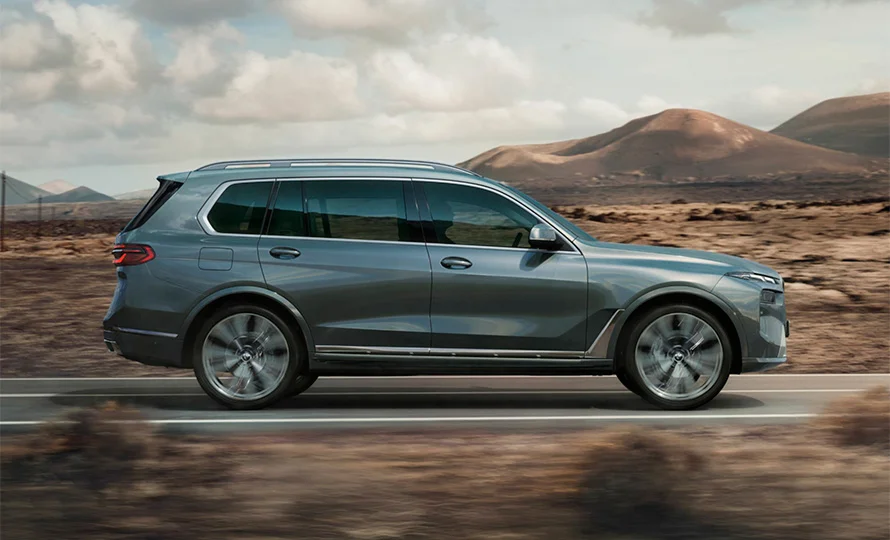 foto890_bmw-x7-dinamica-conteudo.webp.webp?v=1767961828