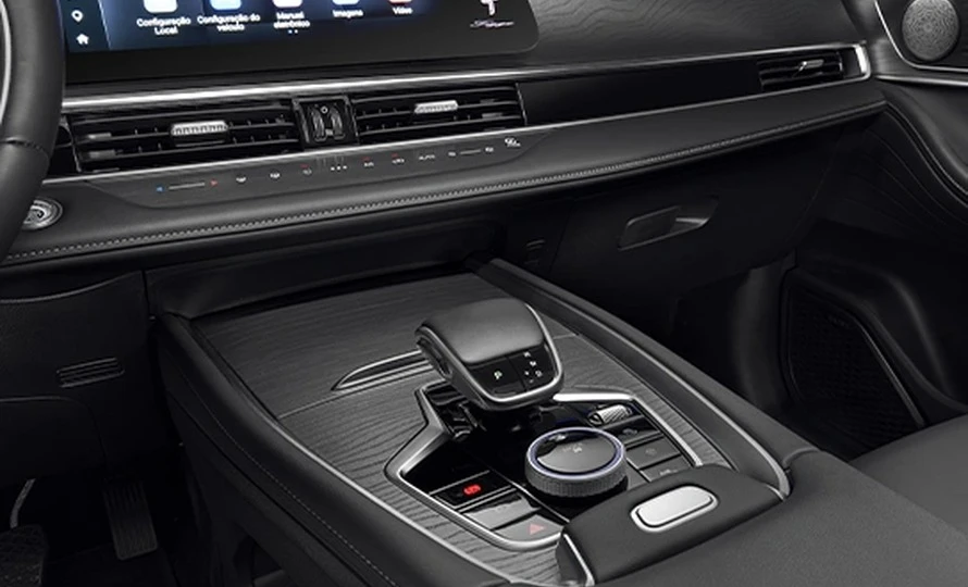 06-console-central-frontal-com-apoio-de-braco