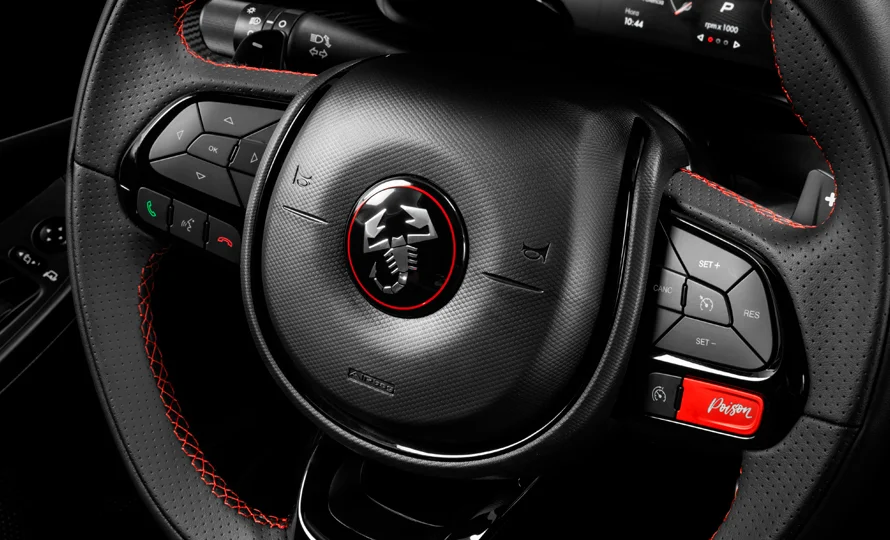 foto890_fiat-fastback-abarth-conteudo-performance-2.webp.webp?v=1751290156?v=1751290604?v=1751291411?v=1758660731?v=1758660893?v=1780315809?v=1780319211