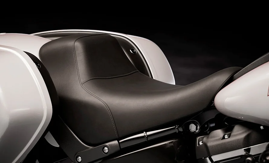 foto890_harleydavidson-lowriderst-conteudo-design%20%281%29.webp
