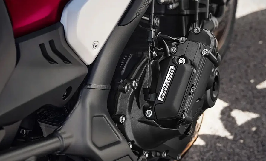 foto890_honda-cb650r-tecnologia-conteudo%20%284%29.webp.webp?v=1758118438