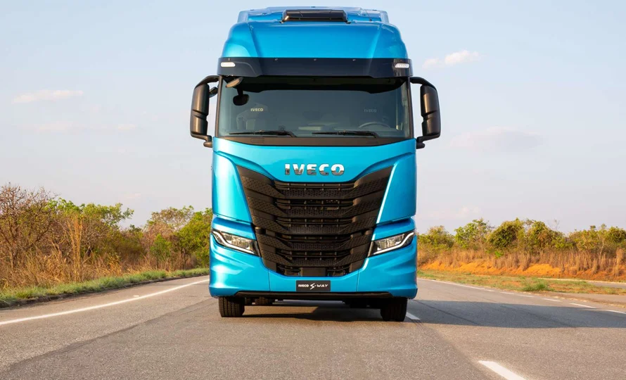 foto890_iveco-sway4x2-conteudo-12.webp