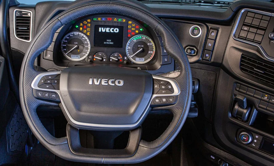 foto890_iveco-sway4x2-conteudo-13.webp