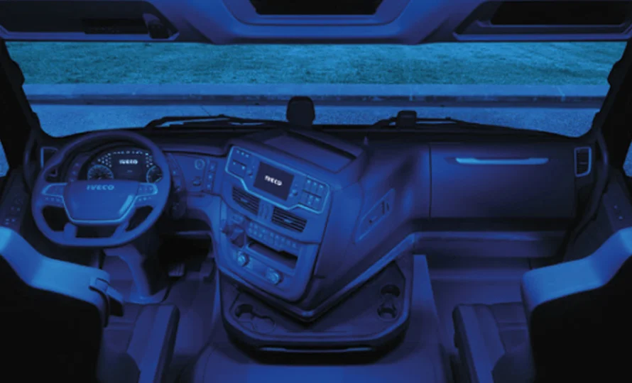 foto890_iveco-s-way-ng-conteudo-10.webp.webp?v=1763402470