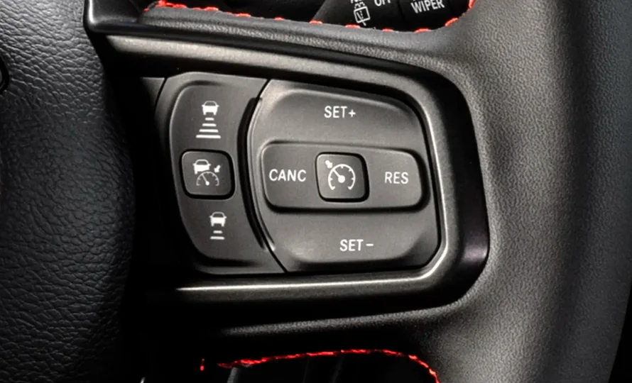 foto890_jeep-wrangler-conteudo-tecnologias-3.webp.webp?v=1756214306?v=1756214868?v=1776080158?v=1776340363