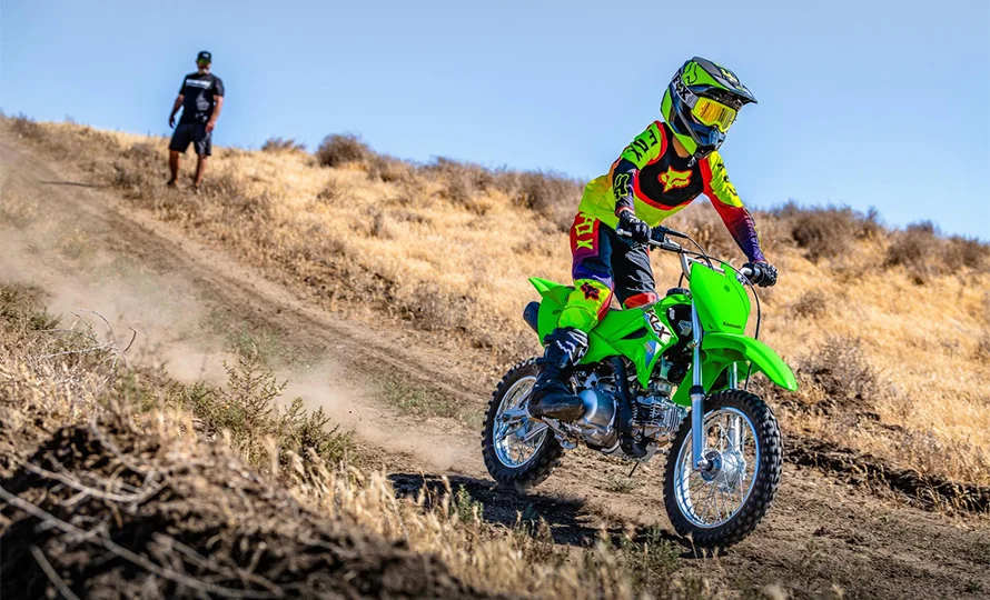 foto890_kawasaki-klx110r-recursos-conteudo%20%2811%29.webp.webp?v=1765553514?v=1765554656?v=1767813184