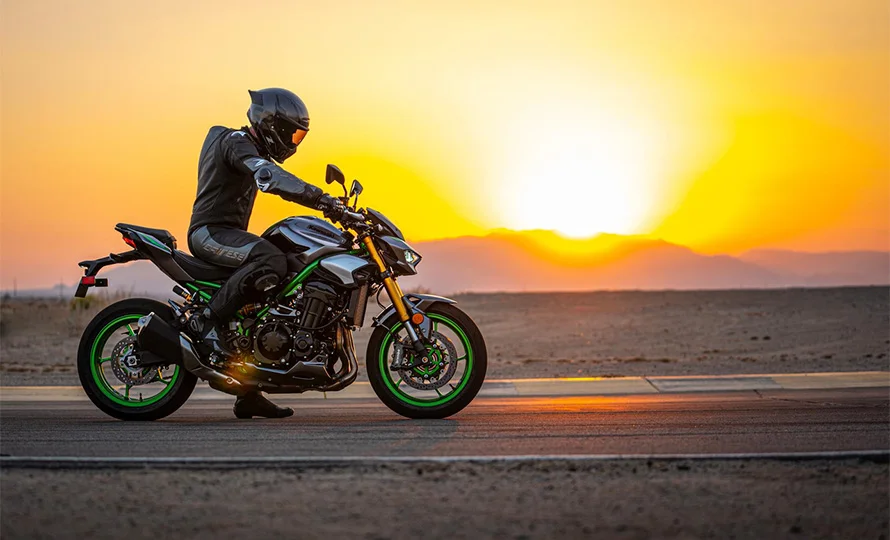 foto890_kawasaki-z900se-recursos-conteudo%20%281%29.webp.webp?v=1764080147?v=1764080953?v=1764506384?v=1765564798?v=1765650235?v=1767815270