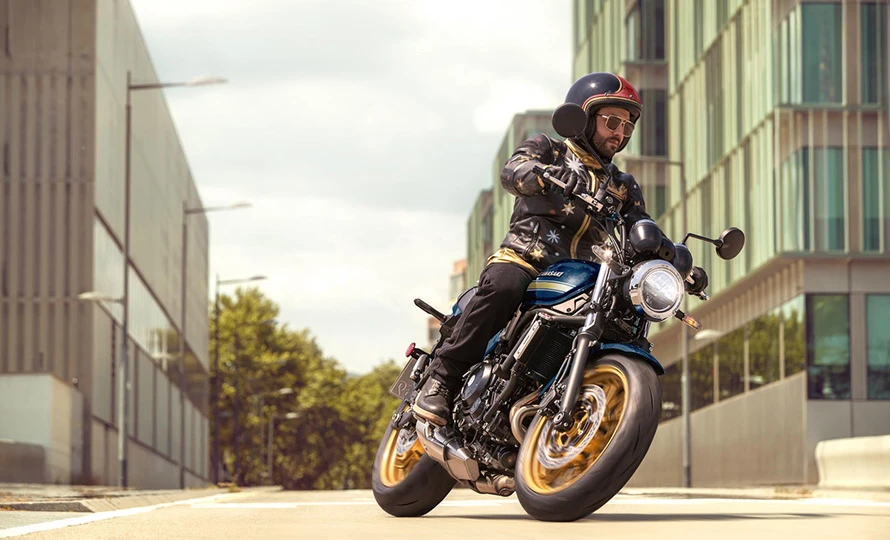 kawasaki_4.webp?v=1786356781?v=1786356935?v=1786357036?v=1786359008?v=1786359814