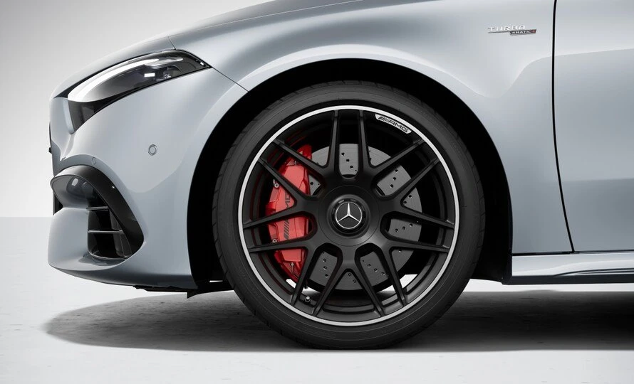 foto890_amg-classe-a-18-8ho2