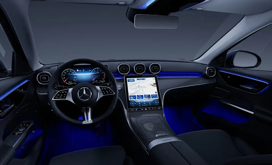 foto890_mercedes-amg-classe-c-conteudo%20%281%29.webp