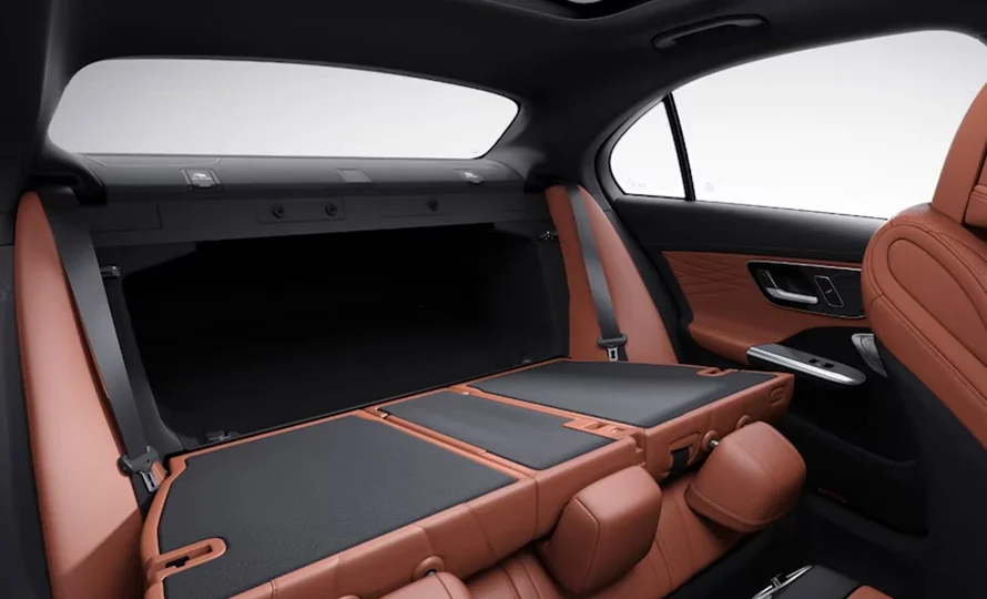 foto890_mercedes-amg-classe-c-conteudo%20%2823%29.webp