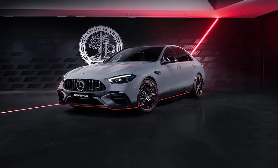 foto890_mercedes-amg-classe-c-conteudo%20%286%29.webp