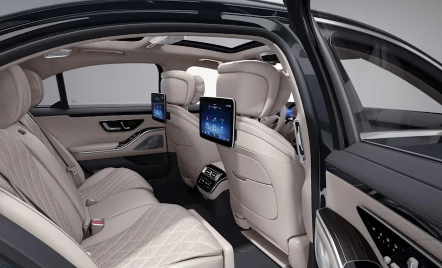 foto890_mercedes-amg-classe-s-conteudo%20%284%29.webp