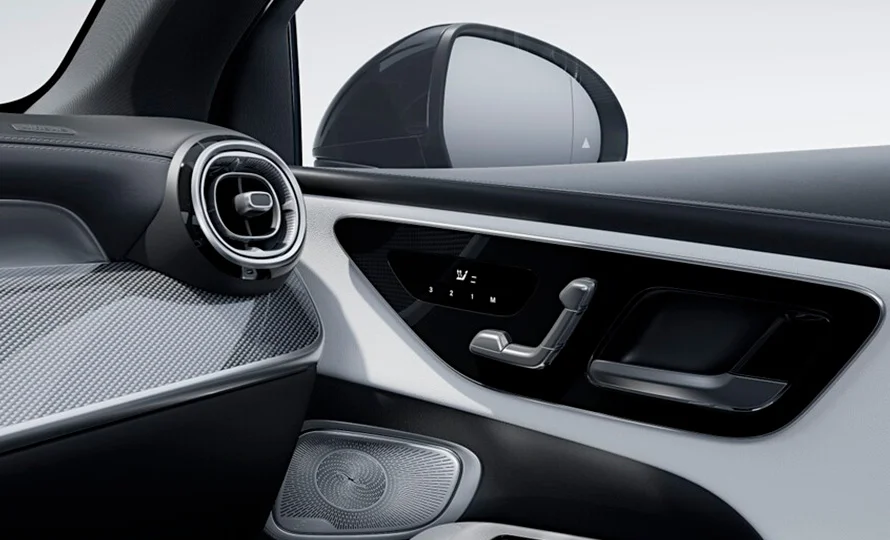 foto890_mercedes-amg-glc63-seperformance-interior-conteudo%20%286%29.webp.webp?v=1768416783?v=1768419946?v=1773325536