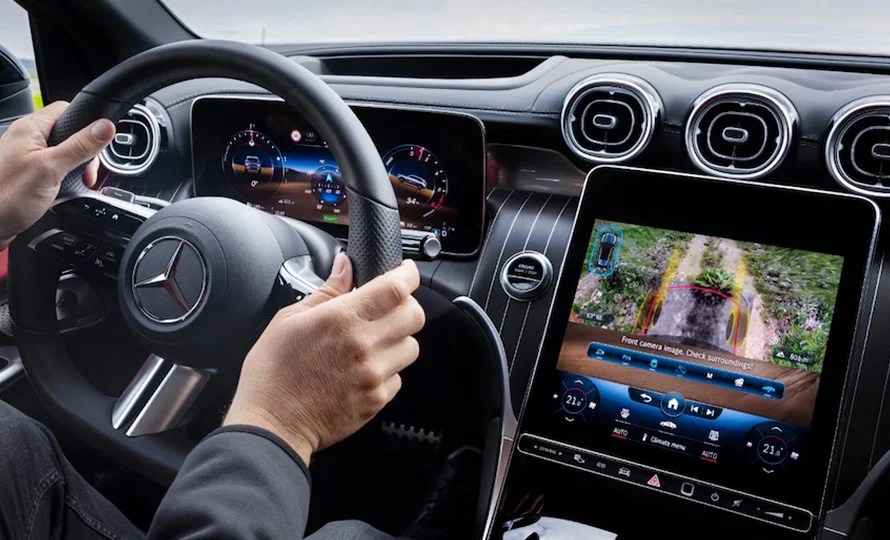 foto890_mercedes-amg-glc63-seperformance-multimidia-conteudo%20%283%29.webp.webp?v=1768416783?v=1768419946?v=1773325536