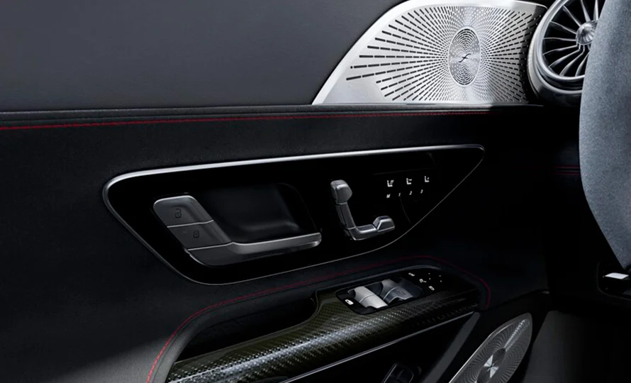 foto890_MEREDES-AMG-SL-ROADSTER-CONTEUDO%20%2819%29.webp