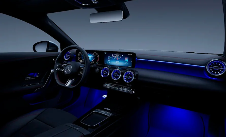 foto890_mercedes-cla-coupe-conteudo-interior%20%281%29.webp