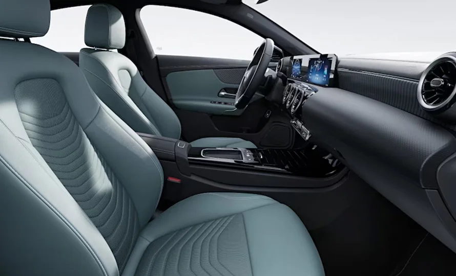 foto890_mercedes-cla-coupe-conteudo-interior%20%283%29.webp