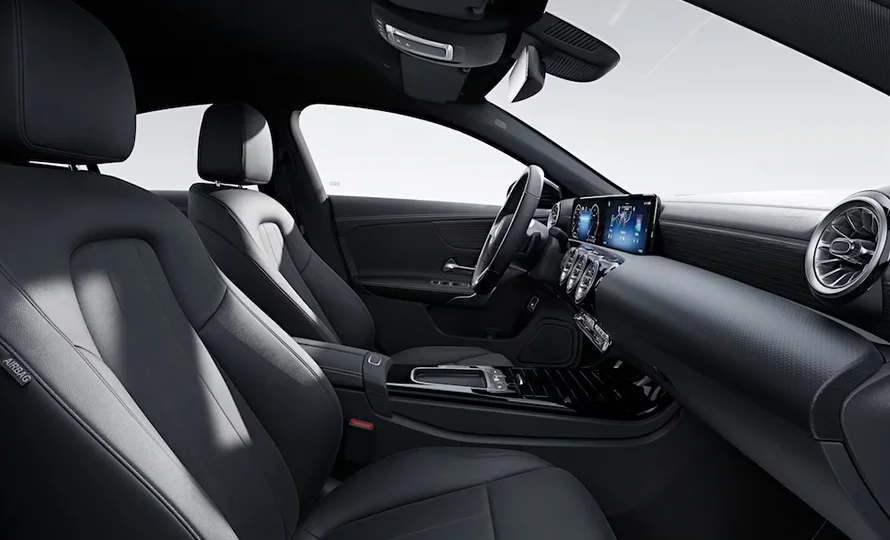 foto890_mercedes-cla-coupe-destaques%20%283%29.webp