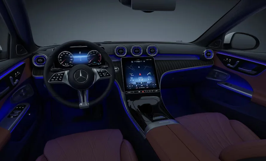foto890_mercedes-classe-c-sedan-conteudo-Interior%20%282%29.webp