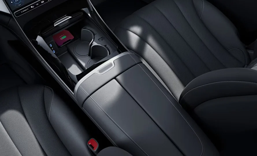 foto890_mercedes-eqe-suv-conteudo-multimidia%20%281%29.webp