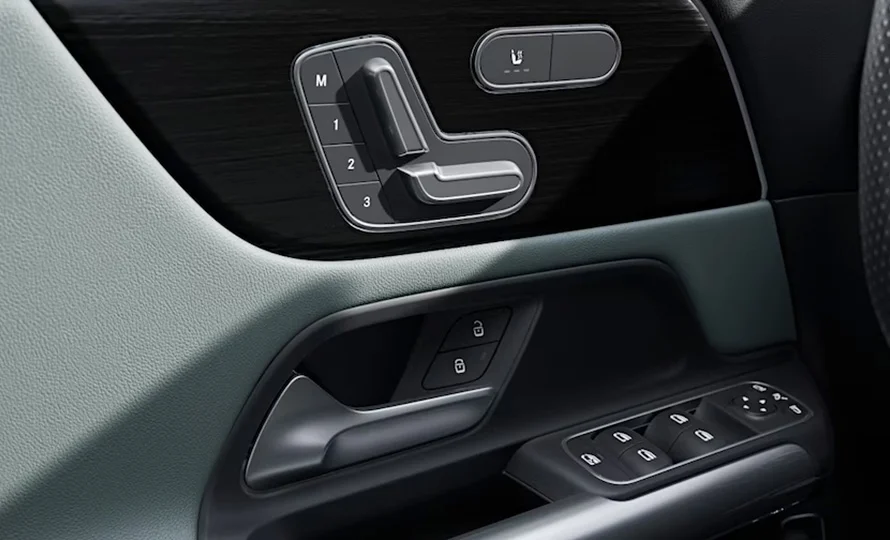 foto890_mercedes-gla-conteudo-interior%20%286%29.webp