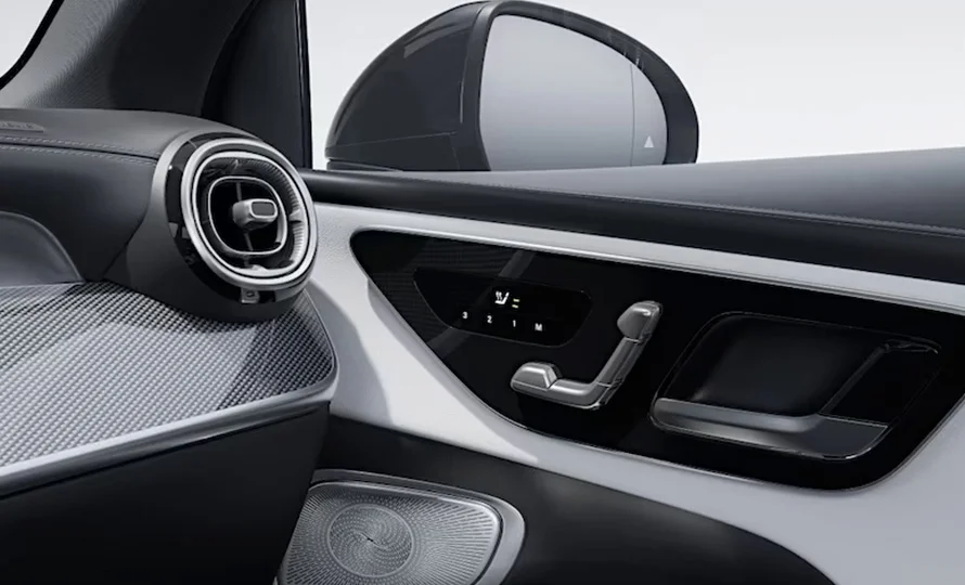 foto890_mercedes-glc-coupe-conteudo-interior%20%285%29.webp