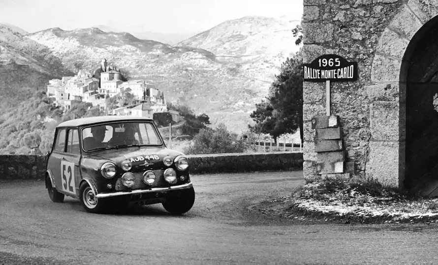 foto890_mini-coopeer-jcw-conteudo-11.webp.webp?v=1762872058