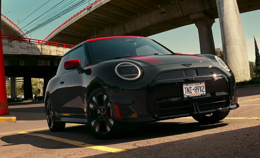 foto890_mini-cooper-jcw-galeria-1.webp.webp?v=1762519159?v=1762872058
