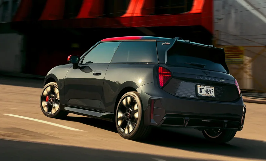 foto890_mini-cooper-jcw-galeria-2.webp.webp?v=1762517925?v=1762519159?v=1762872058