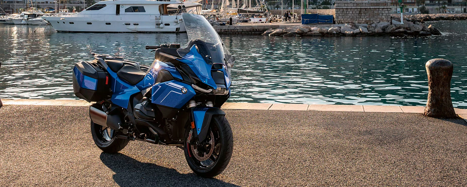banner_desktop_motorrad-r1300rt-banner-desktop-1.webp
