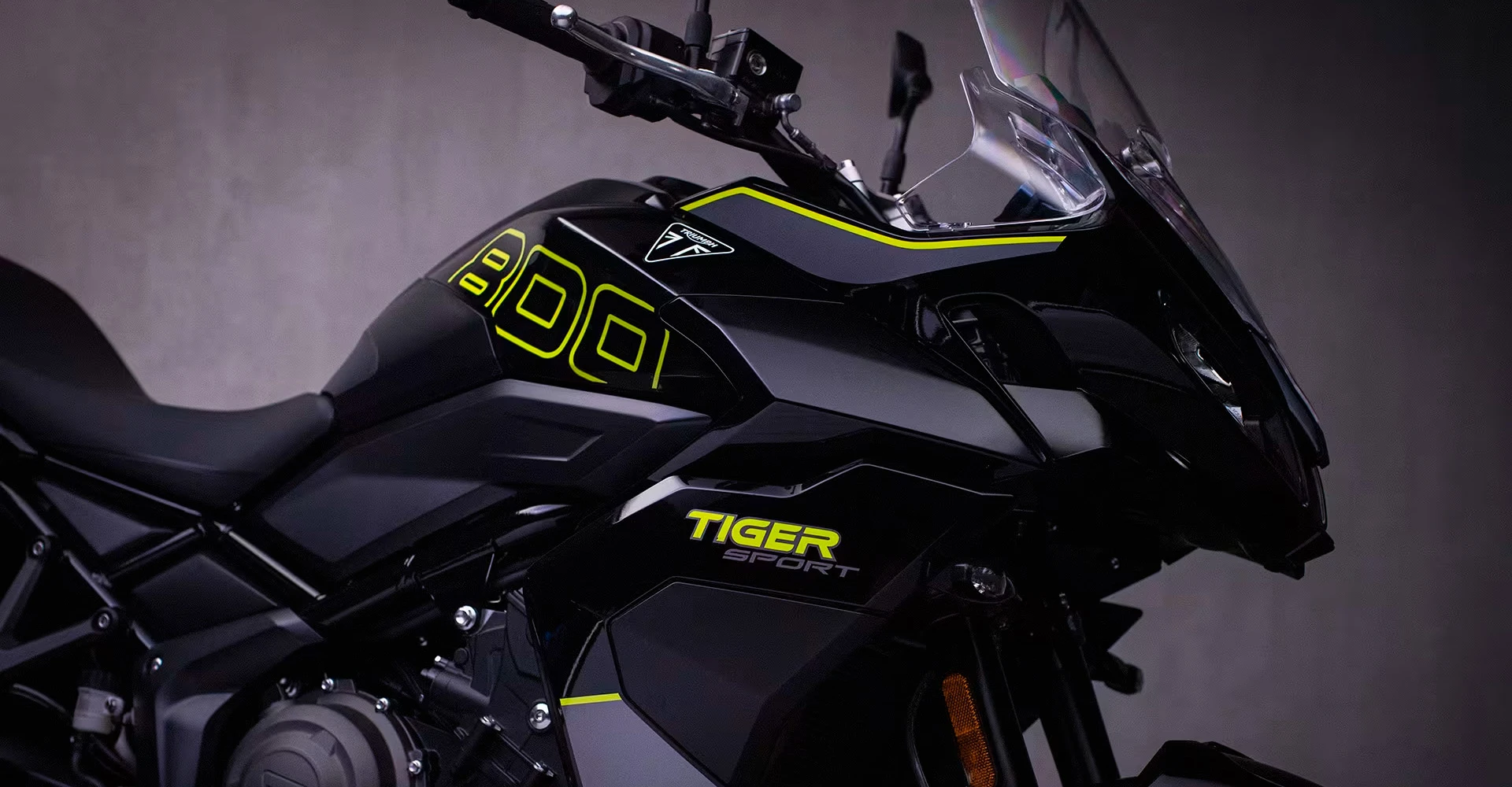 banner_desktop_desk-tiger-sport-800.webp