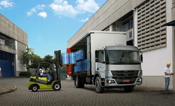 Imagem 0 - Atego 1726 4x2 Plataforma