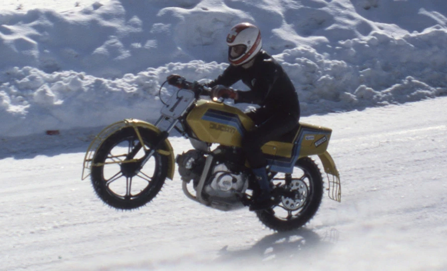 ducati.desertx-100.foto50489_890