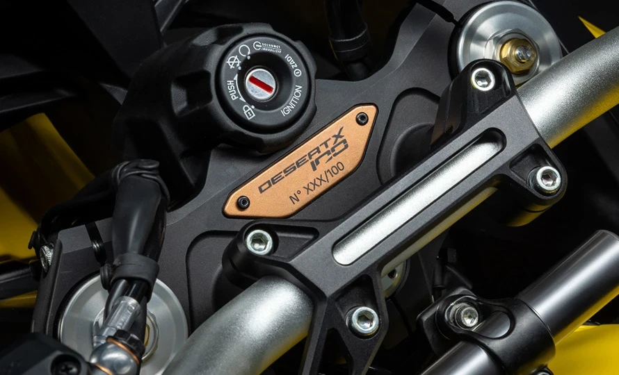 ducati.desertx-100.foto50494_890