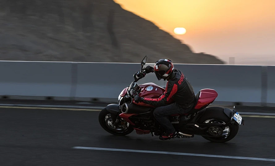 ducati.diavel-v4.foto50361_890
