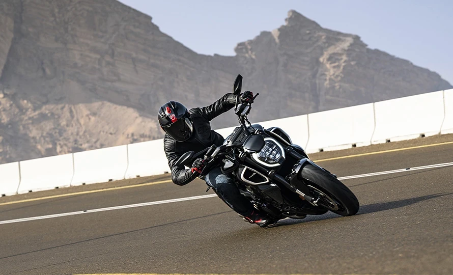 ducati.diavel-v4.foto50366_890