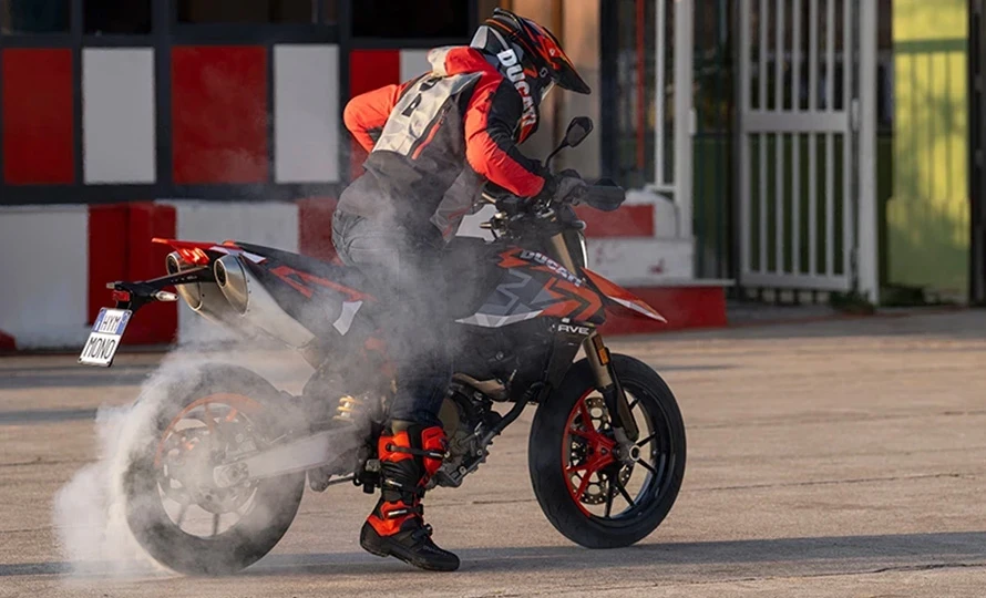 ducati.hypermotard.foto50033_890