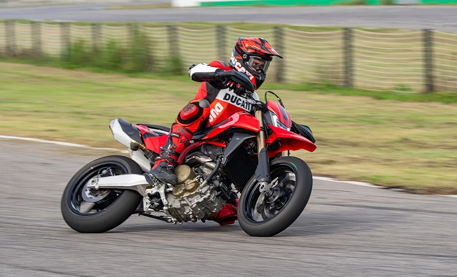 ducati.hypermotard.foto50035_890