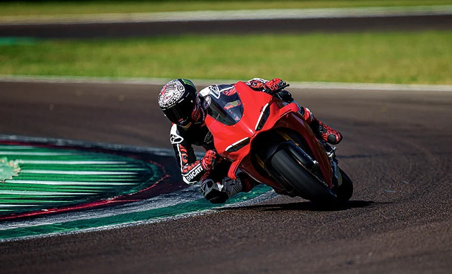 ducati.panigale-v4-s.foto50146_890
