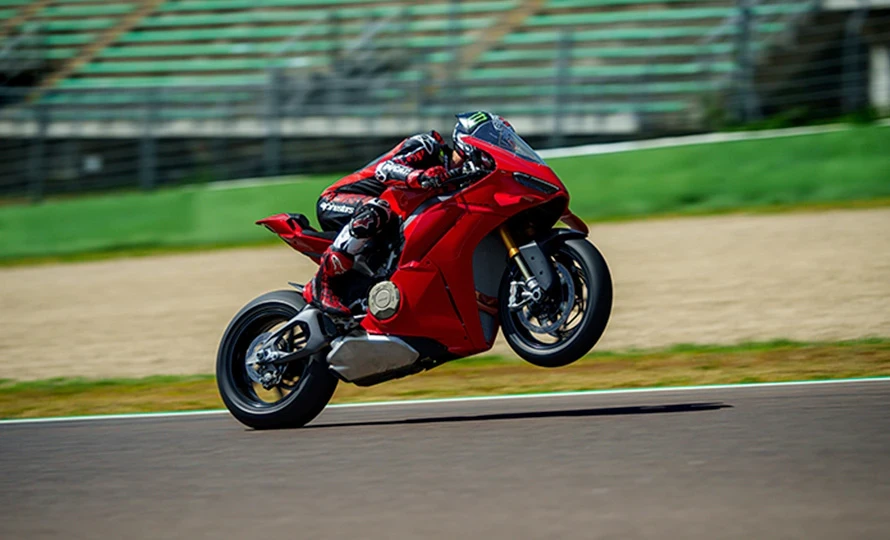 ducati.panigale-v4-s.foto50151_890