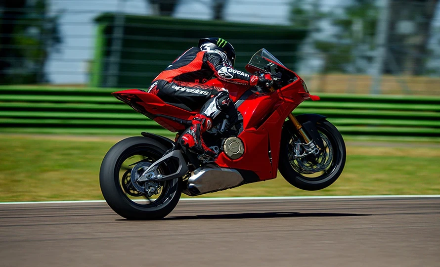 ducati.panigale-v4-s.foto50152_890