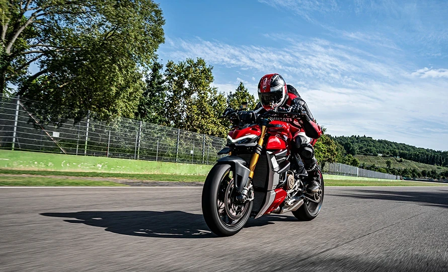 ducati.streetfighter-v4-s.foto50052_890